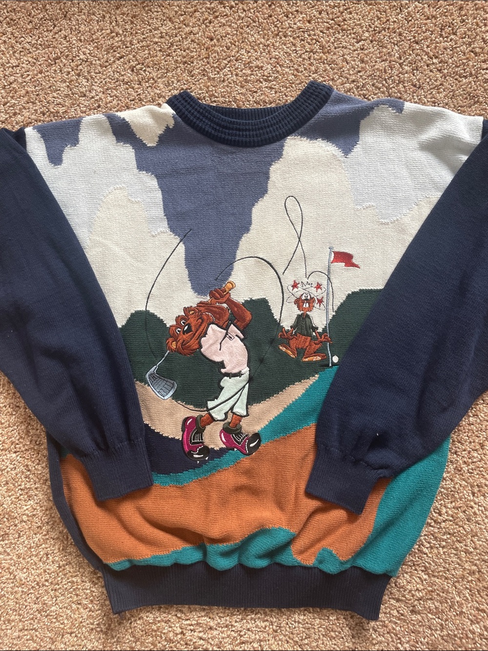 Men's Crewneck Golf Graphic Sweater in Navy & Multi
